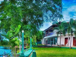 Lake Wind Hotel