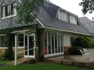 Woodcliffe Country House