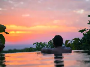 Utopia Rote Lodge