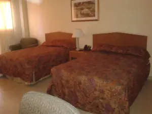 Le Monte Cristo Hotel and Suites