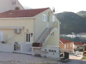 Apartments Šišević - Comfort Apartments with Balconies and Sea View