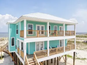 Salty Seahorse 4 Bedroom Home