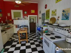 Howzit Hostels Hawaii