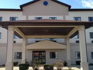 Quality Inn & Suites Salem Near I-57