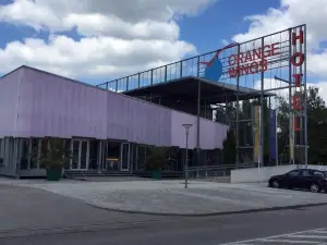 Orange Wings Krems