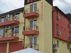 Hotel West
