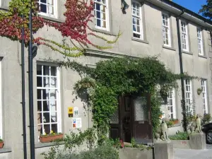Ty Newydd Country Hotel