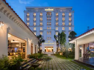 Khách sạn & Resort Hidden Charm Ninh Bình