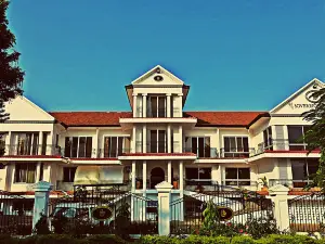 Sovereign Hotel