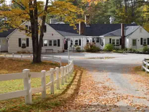 New Hampshire Mountain Inn