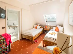 Airport Fashion Hotel