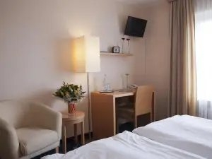 Hotel Oelen & Holgers Brasserie Und Lounge