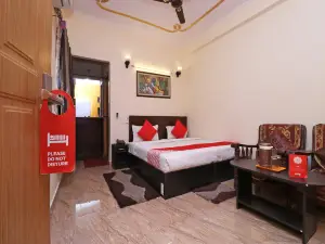 OYO 28621 Ds residency home stay