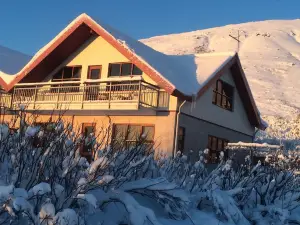 Háholt Cosy House in Laugarvatn