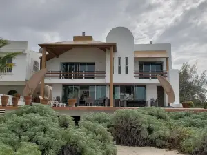Tremenda Casa de Playa San Benito 22.5