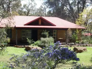 Porongurup Village Inn Cottages