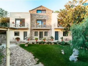 Mylos Apartments