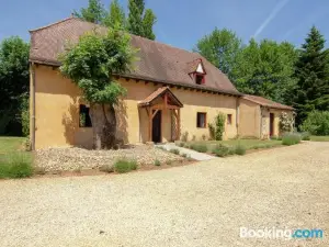 Charming gîte with Pool in Vézac