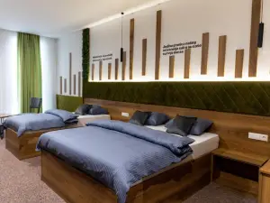 Hostel Tron