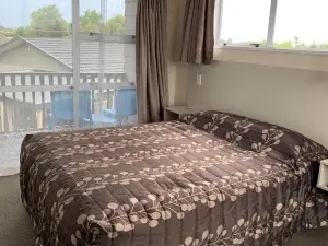 Kingswood Motel