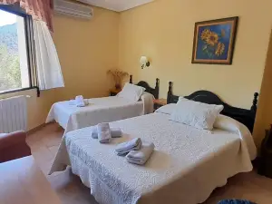Hostal Almenara