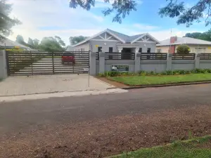 Hlalakahle Lodge