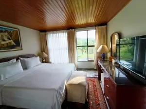 Hotel California Pacho