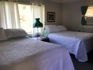 Lucky 7/ Rainbow Motel