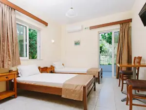 Hotel Loula Rooms and Apartments