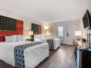 Super 8 by Wyndham Daleville/Fort Novosel