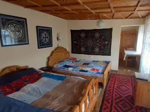 Ethno Guest House Caravan Tamchy