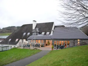 Neuadd Henllan Lodge