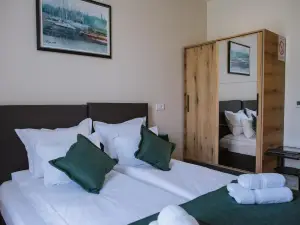 Avior Garni Hotel