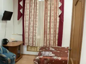 У Двух Львов