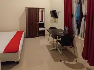 RedDoorz Syariah Near Sentani City Square