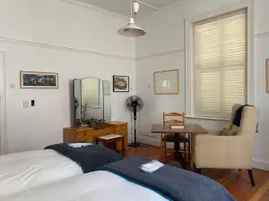 Sleep at Mapsa Richmond - House