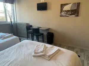 L'Excess Hotel