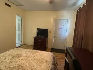 Carriage Inn Motel