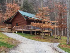 Pine Creek Cabins & Camping Resort
