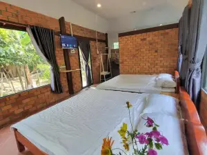 Homestay Nam Hàm Luông