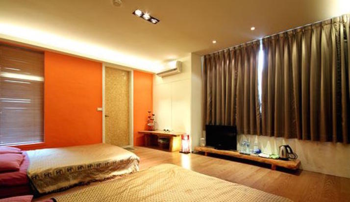 在主驾驶游戏中,玩家会以第一人称视角进行游戏,逼真的开车体验带给你