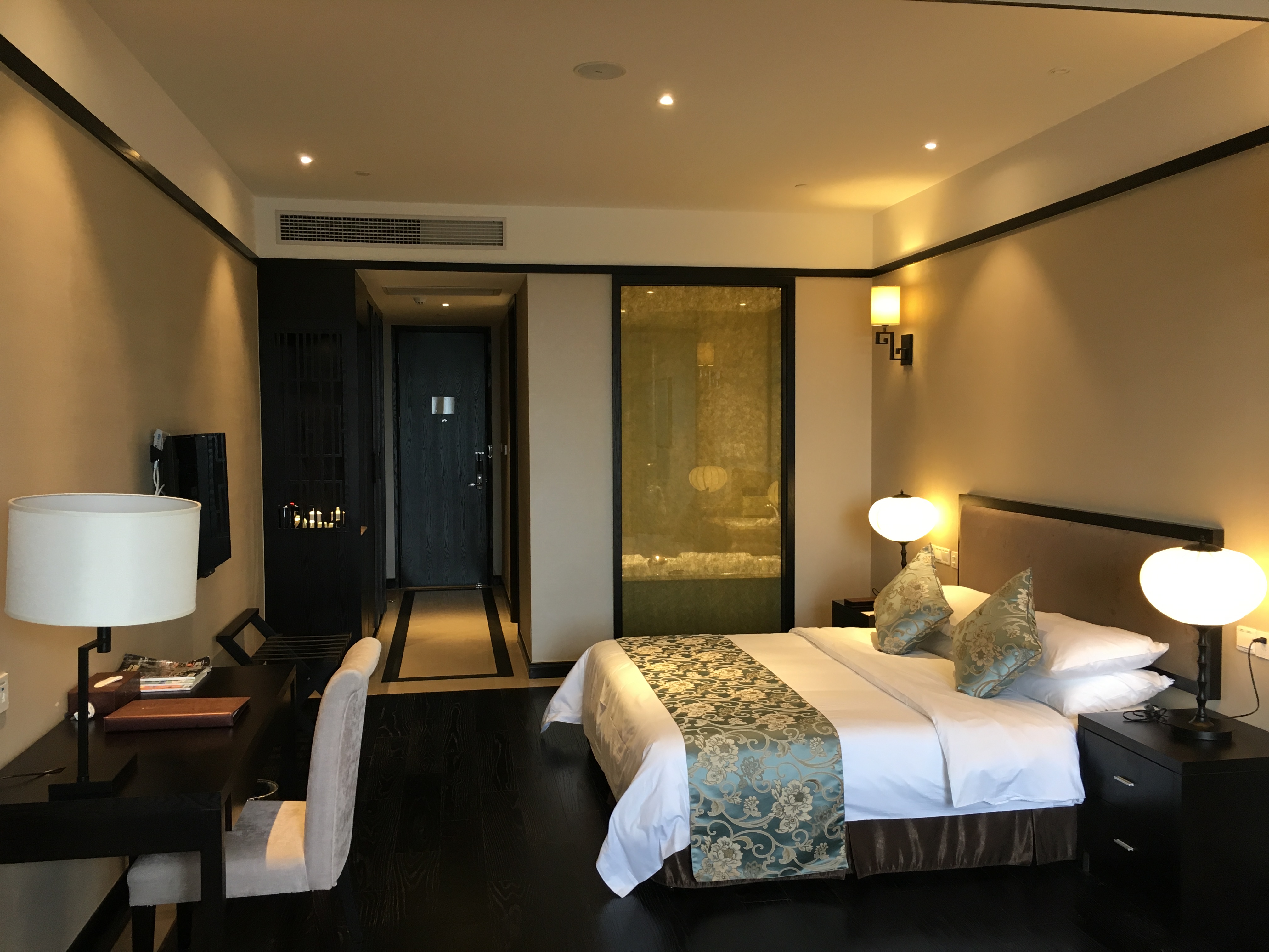 宜兴水墨田园温泉度假酒店-豪华大床a型房[含早]