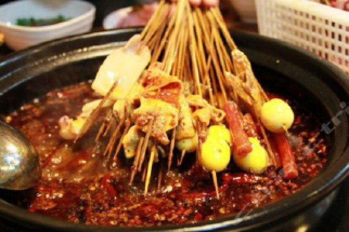 校花麻辣串串
