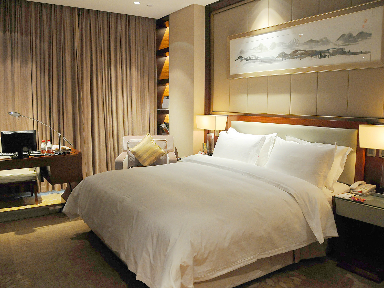 背景墙 房间 家居 酒店 设计 卧室 卧室装修 现代 装修 1500_1125