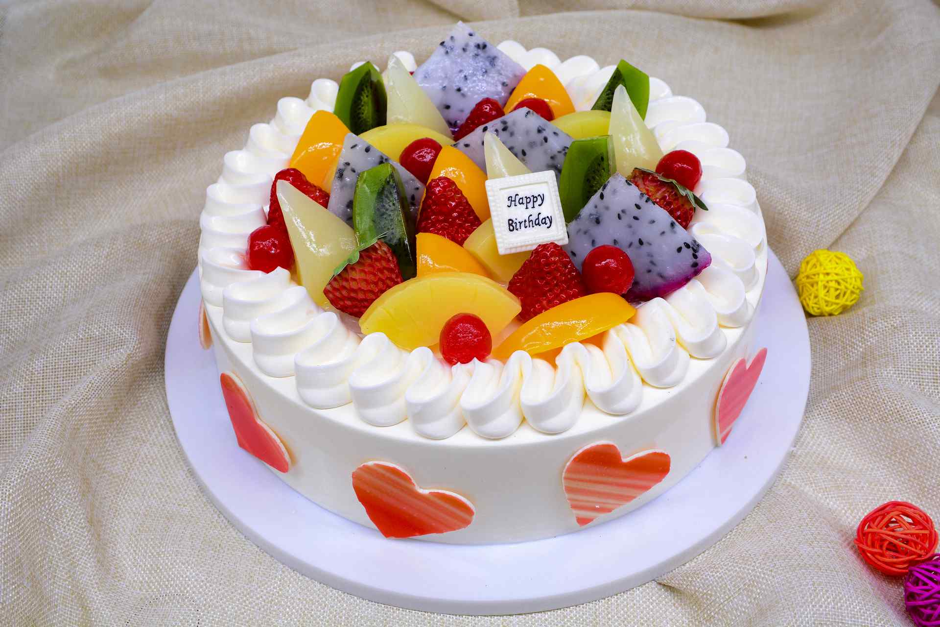蛋糕/爱的彩虹-圆形水果蛋糕，新鲜水果装饰，拇指饼干围边 .适用于:恋情,生日,祝福,-七彩蛋糕
