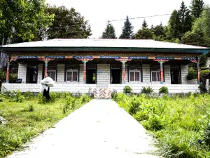 Baima Duodan Family Hostel