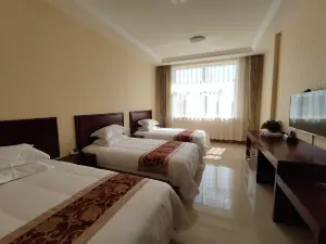 Harqin Zuoyi Longyuanhu Hotel