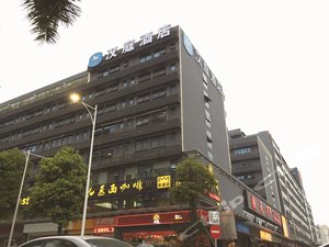 深圳雅登塑胶五金厂女劳务工流动学校附近酒店