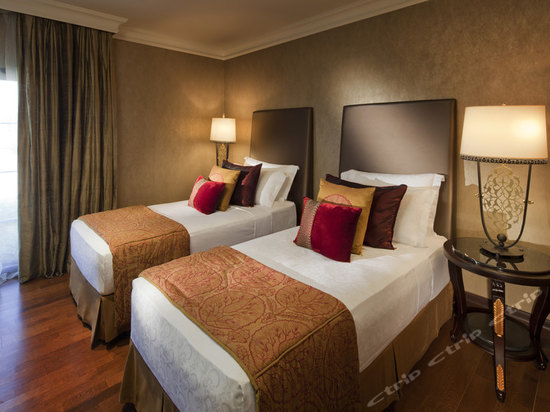 阿联酋阿布扎比+迪拜5日跟团游(5钻)·2晚斯布