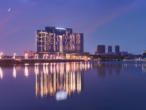 贵州安顺(市区 精选酒店)1晚+黄果树瀑布门票2